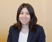 萩野　真友子さん